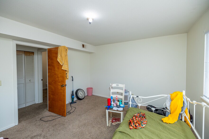 More Photos Of 2520 E Lincoln St, Wichita Apartments For Sale