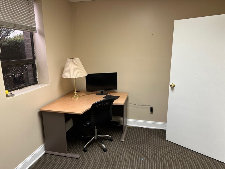 More Photos Of 40 Galesi Dr, Wayne Office For Lease