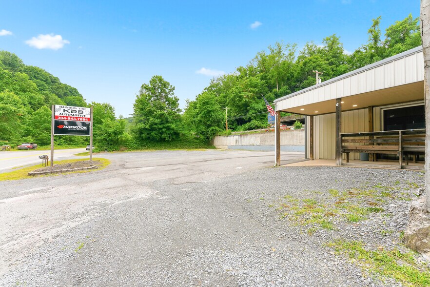 More Photos Of 622 Blue Horizon Dr, Morgantown Auto Repair For Sale