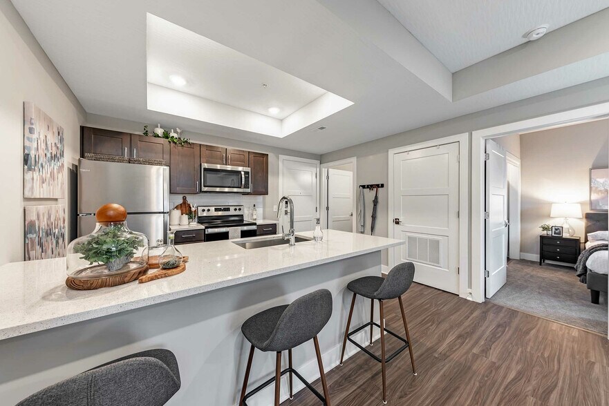 More Photos Of 120 E 5th Ave, Columbus Apartments For Lease