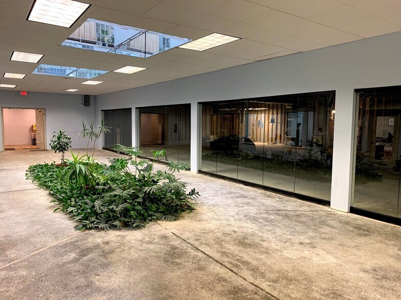 More Photos Of 3330 Erie Ave, Cincinnati Office For Lease
