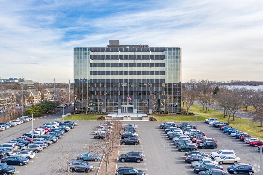 More Photos Of 270 Davidson Ave, Somerset Office For Lease