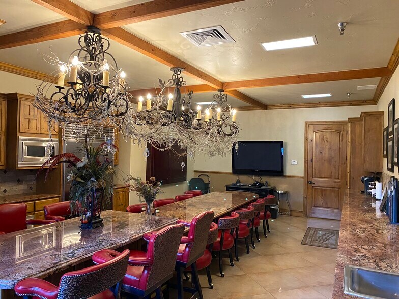 More Photos Of 12001 W Parmer Ln, Cedar Park Office For Lease