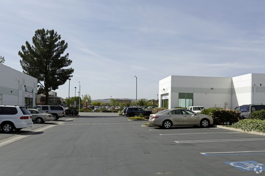 More Photos Of 570 Central Ave, Lake Elsinore Warehouse For Sale