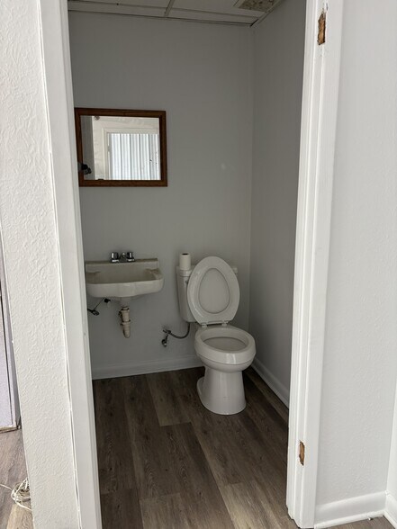 More Photos Of 5904 Financial Plz, Shreveport Industrial For Lease