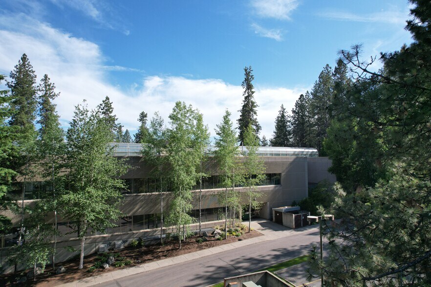 More Photos Of 6500 N Mineral Dr, Coeur d'Alene Office For Sale