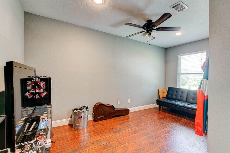 More Photos Of 3201 Forest Park Blvd, Fort Worth Apartments For Sale
