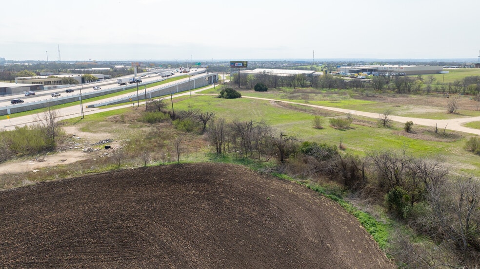 More Photos Of 2520 General Bruce dr, Temple Land For Lease