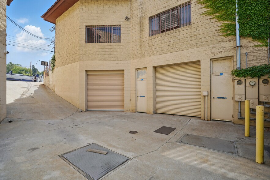 More Photos Of 3632 Foothill Blvd, La Crescenta Manufacturing For Sale