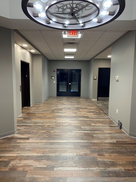 More Photos Of 115 Winwood Dr, Lebanon Office For Sale