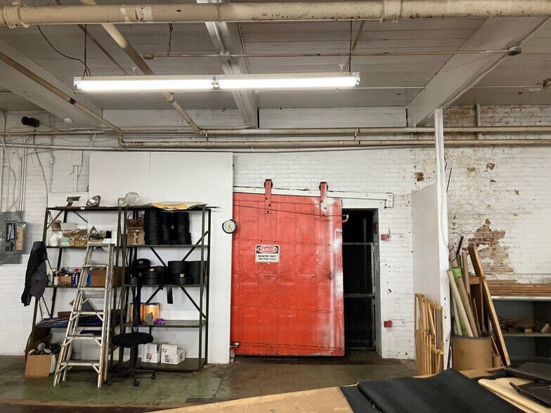 More Photos Of 588 Monroe St, Buffalo Manufacturing For Sale
