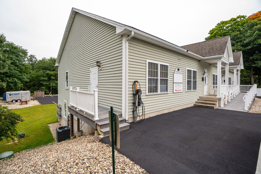 More Photos Of 442 State St, Belchertown Office Residential For Sale