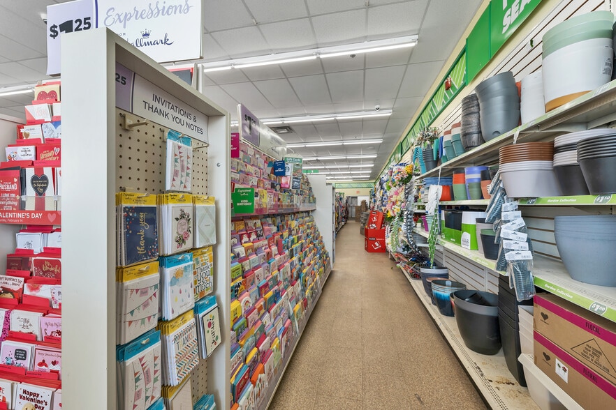 More Photos Of 777 S Willow St, Manchester Storefront For Lease