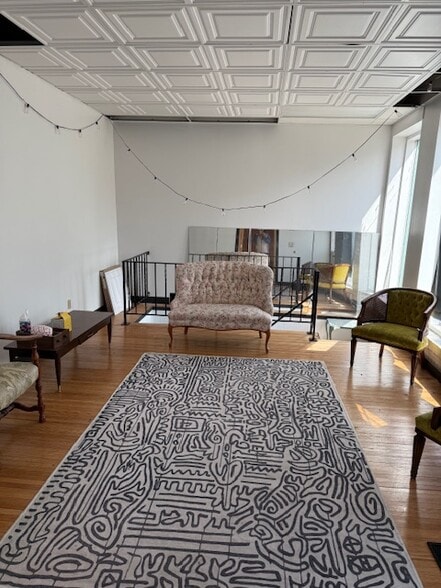 More Photos Of 1679-1681 W University Ave, Saint Paul Storefront For Sale