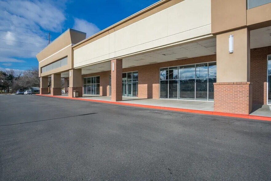 More Photos Of 5010-5330 W Overland Rd, Boise Storefront For Lease
