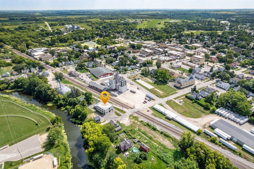 More Photos Of 336 N Spring St, Columbus Light Manufacturing For Sale