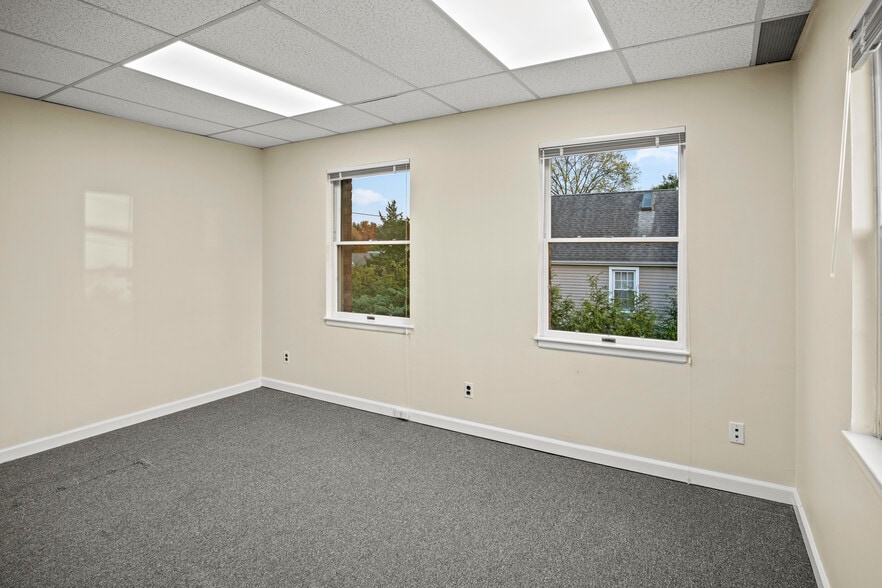 More Photos Of 191 Forest Ave, Locust Valley Storefront Retail Office For Sale