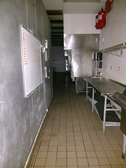 More Photos Of 2055 S Linden Rd, Flint Restaurant For Sale