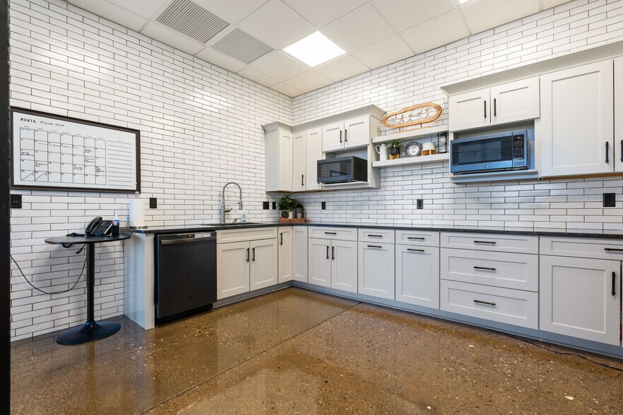 More Photos Of 4880 Hills And Dales Rd NW, Canton Warehouse For Sale