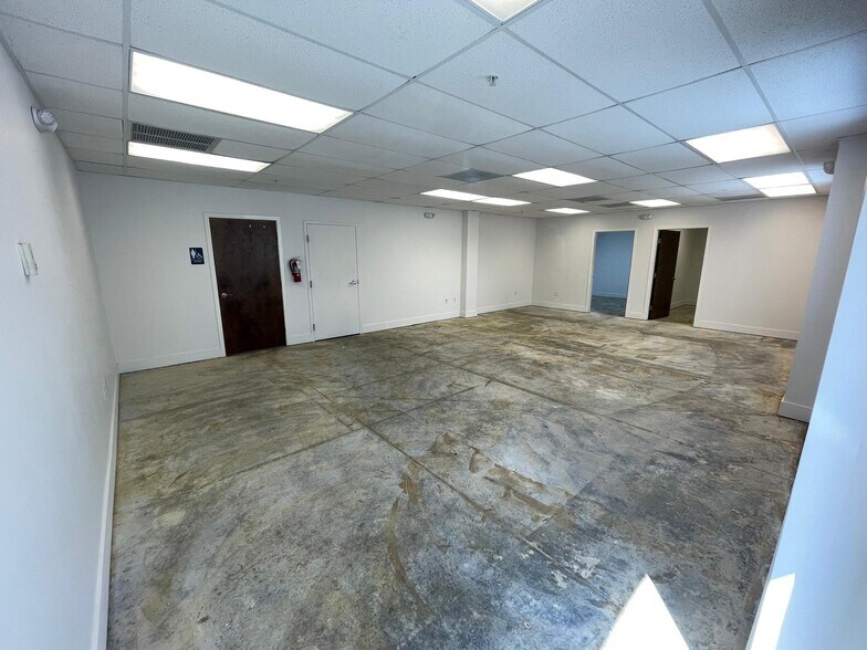 More Photos Of 13431-13453 NW 19th Ln, Miami Warehouse For Lease