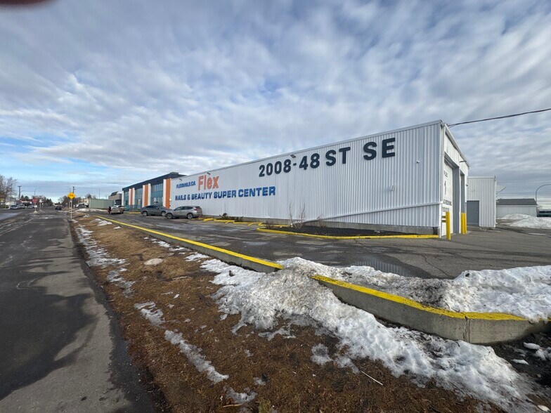 More Photos Of 2008 48th St SE, Calgary Distribution For Lease