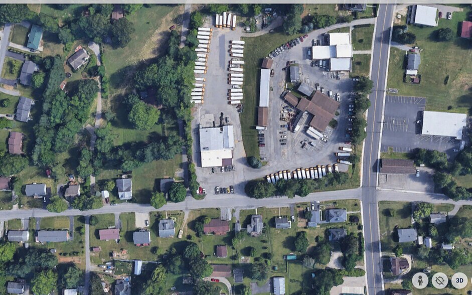 More Photos Of 510 Church Street St, Christiansburg Warehouse For Lease