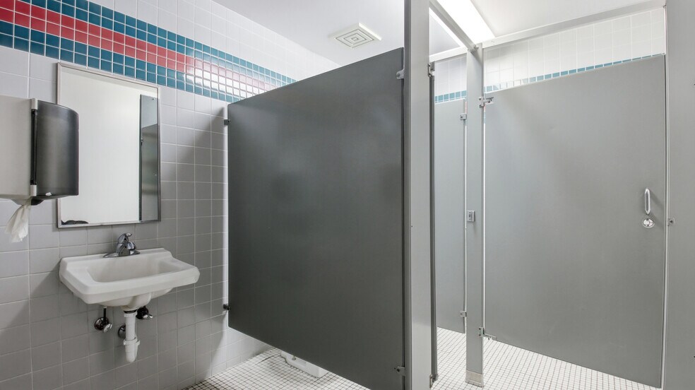 More Photos Of S286 WI-35, Nelson Restaurant For Sale