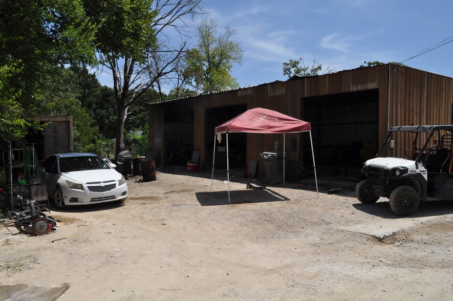 More Photos Of 8632 San Marino Ave, Dallas Warehouse For Sale