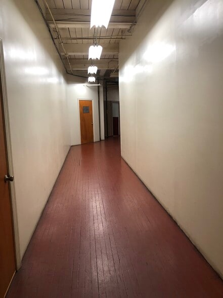 More Photos Of 15 N Washington St, Plainville Manufacturing For Lease