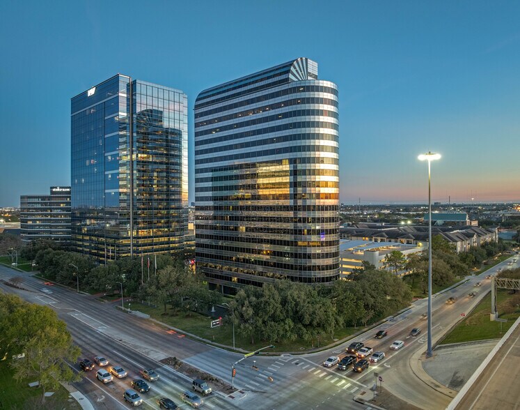 More Photos Of 10375 Richmond Ave, Houston Office For Sale