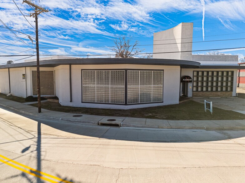 More Photos Of 500 E Main St, Kilgore Office For Sale