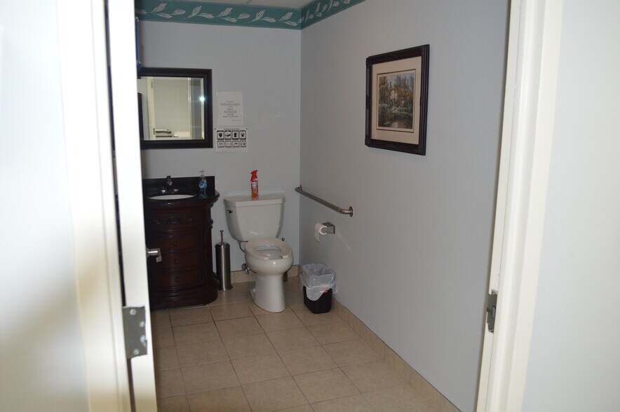 More Photos Of 2065-2067 Klockner Rd, Trenton Medical For Lease