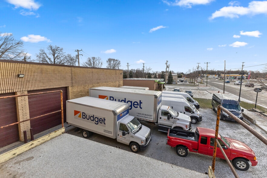 More Photos Of 24134 W Warren St, Dearborn Heights Freestanding For Sale