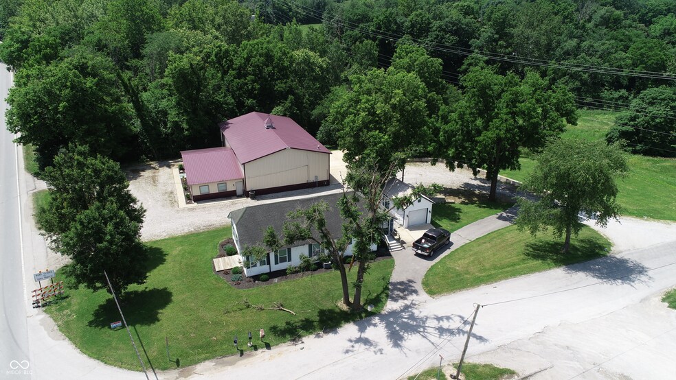 More Photos Of 1220 N Jackson St, Greencastle Flex For Sale