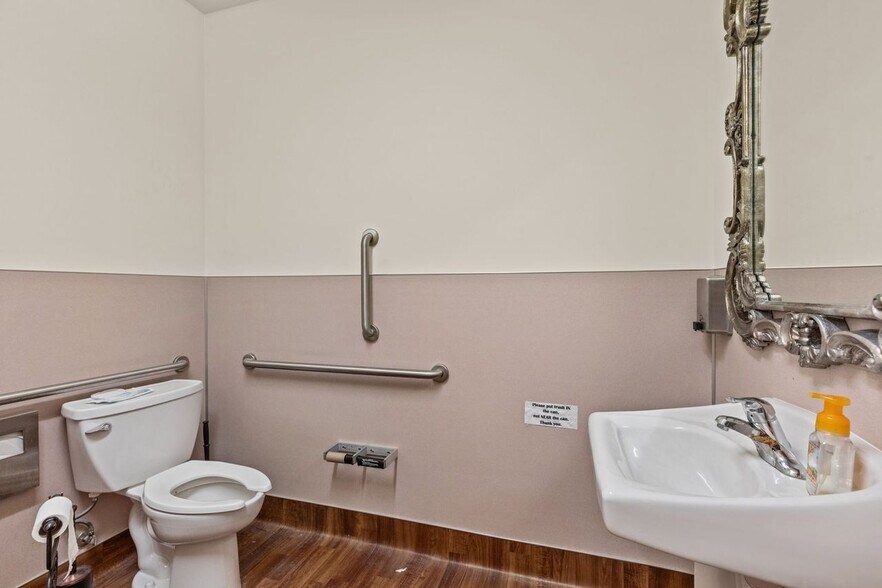 More Photos Of 15419 NE 20th St, Bellevue Medical For Sale