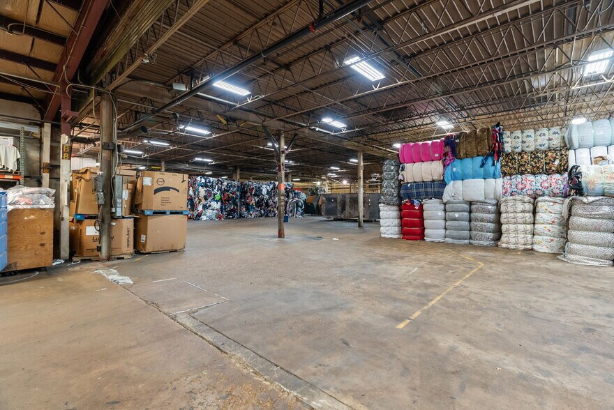 More Photos Of 8122 Reilly Ave, Saint Louis Manufacturing For Sale