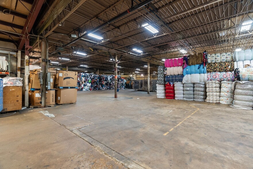 More Photos Of 8122 Reilly Ave, Saint Louis Manufacturing For Sale