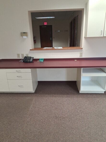 More Photos Of 7655 Five Mile Rd, Cincinnati Medical For Sale