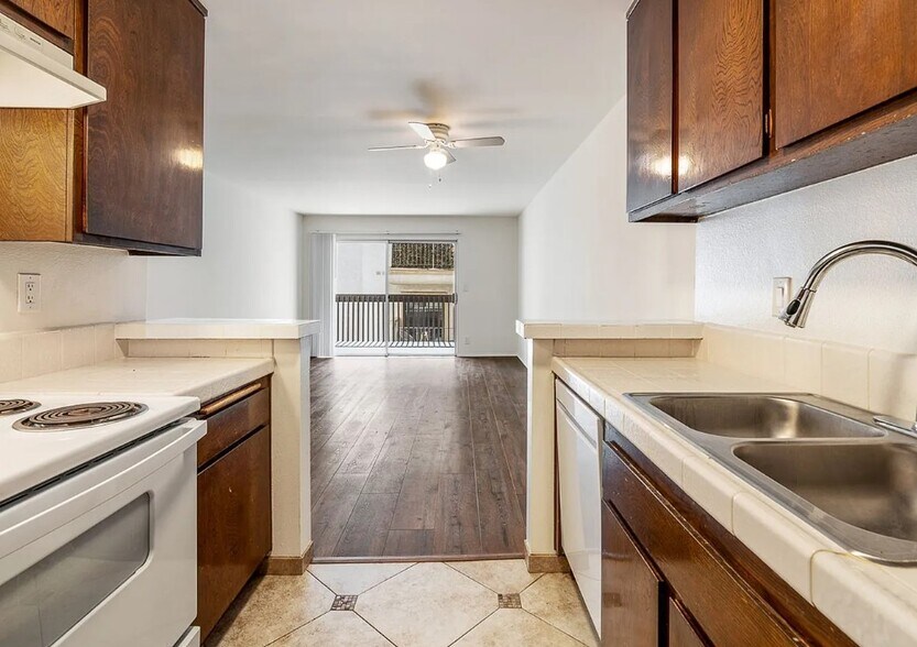 More Photos Of 215 S Madison Ave, Pasadena Apartments For Sale