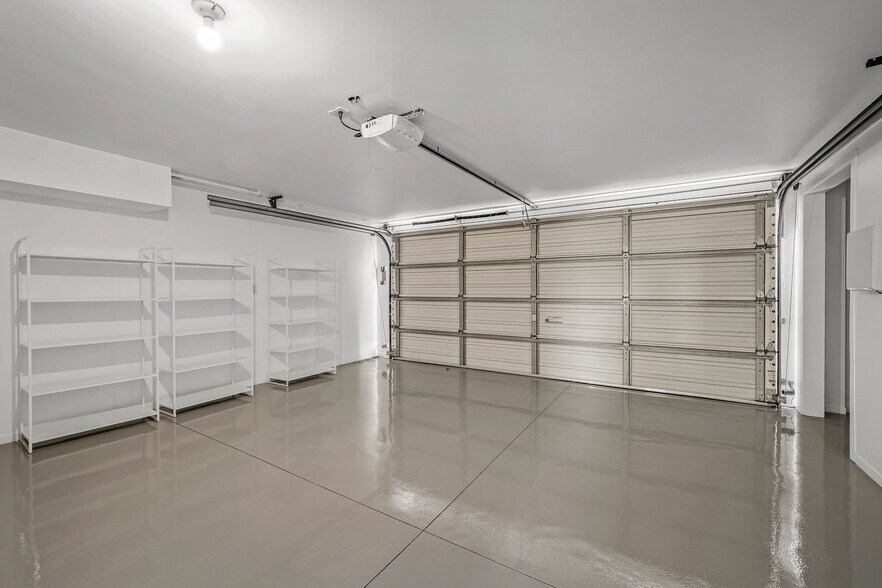 More Photos Of 608 Westminster Ave, Venice Apartments For Sale