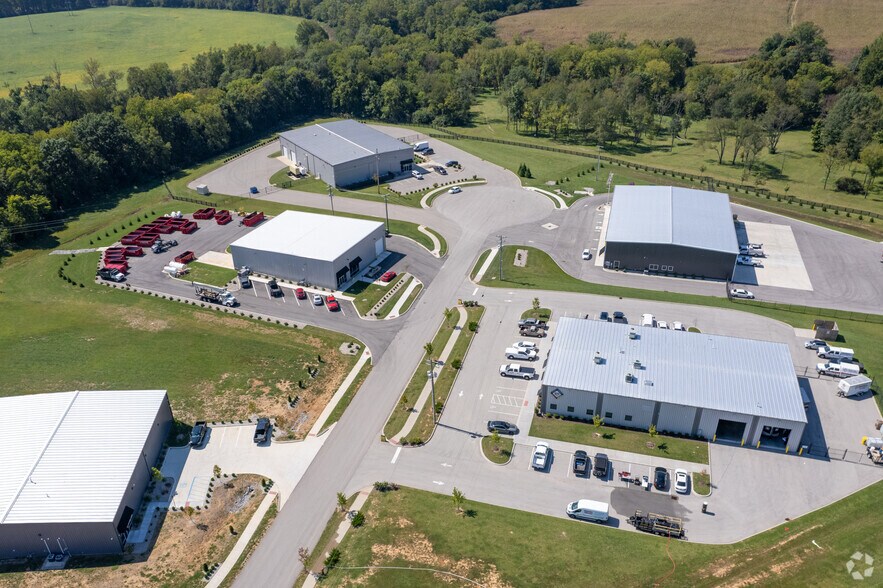 More Photos Of 311 Corporate Dr, Shelbyville Warehouse For Sale
