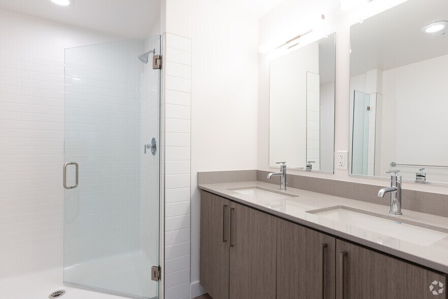 More Photos Of 11311 Chandler Blvd, North Hollywood Apartments For Lease