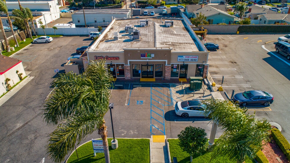 More Photos Of 621 W 19th St, Costa Mesa Storefront Retail Office For Lease