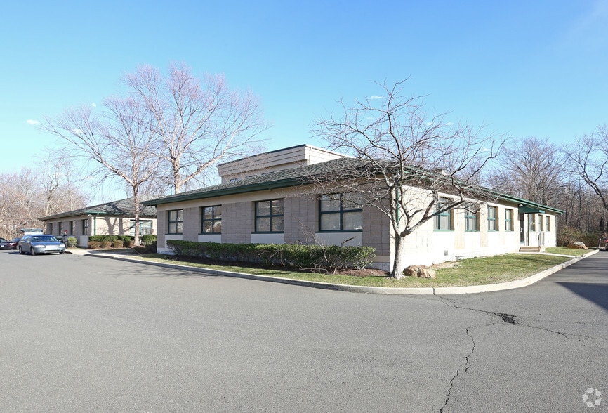 More Photos Of 20 Commerce Park Dr, Milford Unknown For Lease