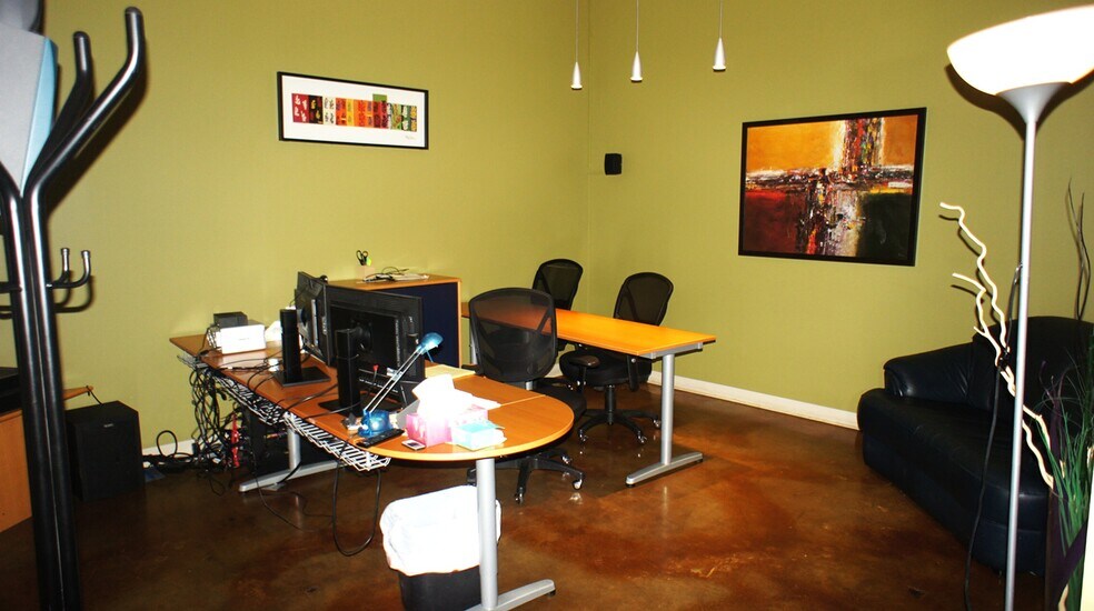 More Photos Of 7316 101 Ave NW, Edmonton Office For Sale