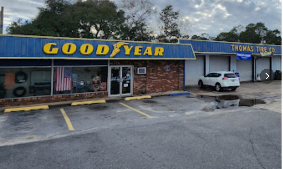More Photos Of 2700 1st Ave SE, Moultrie General Retail For Sale