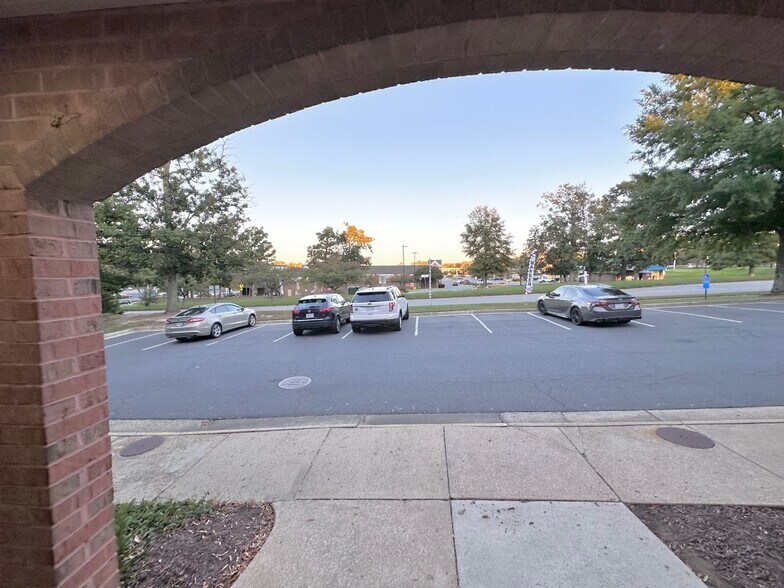 More Photos Of 9300-9306 Old Keene Mill Rd, Burke Loft Creative Space For Lease