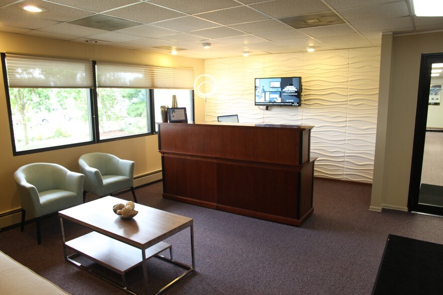 More Photos Of 1000 Park Dr, Lawrence Office For Lease