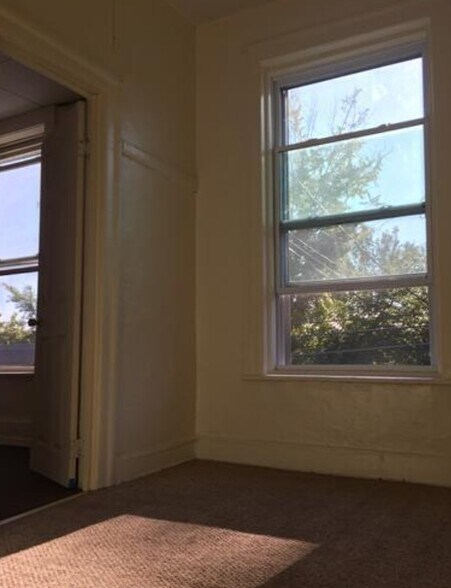 More Photos Of 533 Broadway, Watervliet Apartments For Sale