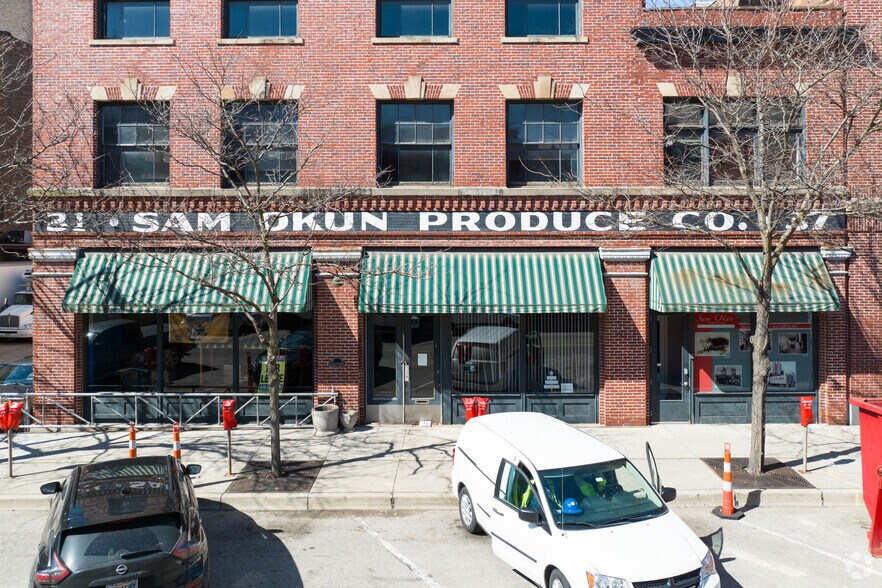 More Photos Of 33 N Huron St, Toledo Storefront Retail Office For Lease